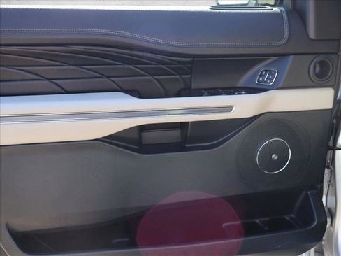 Used 2019 Ford Expedition Platinum RWD image 11