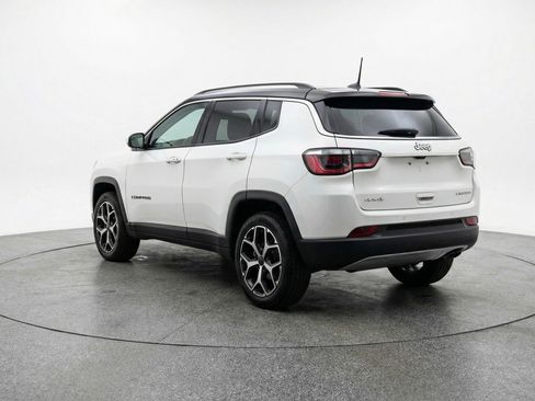 Used 2025 Jeep Compass Limited AWD/4WD image 6