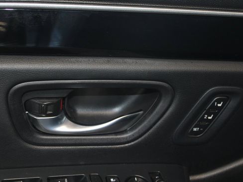 Used 2023 Honda Pilot Touring image 8