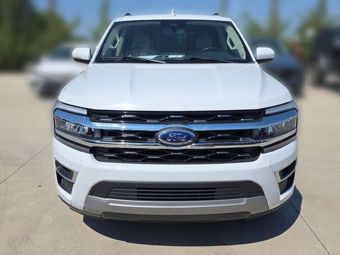 Used 2024 Ford Expedition Limited AWD/4WD image 8