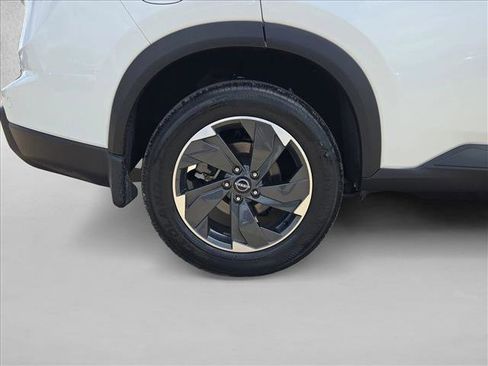 Used 2024 Nissan Rogue SV w/ SV Premium Package FWD image 22