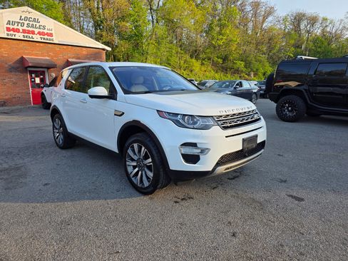Used 2017 Land Rover Discovery Sport HSE Luxury image 3