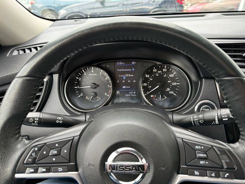 Used 2019 Nissan Rogue SV FWD image 20