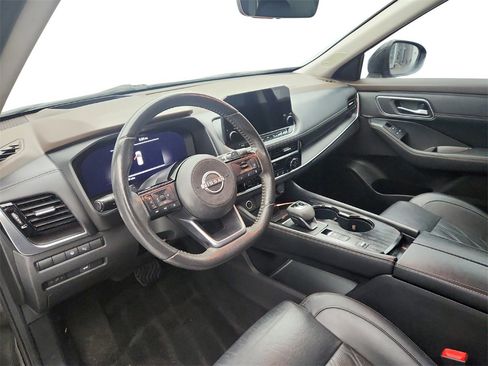 Used 2022 Nissan Rogue Platinum w/ Head-Up Display Package image 10