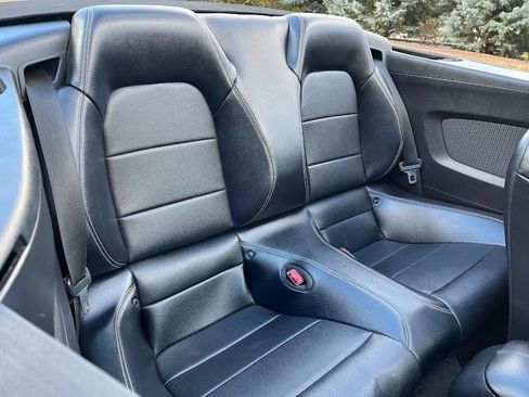 Used 2016 Ford Mustang Premium image 36