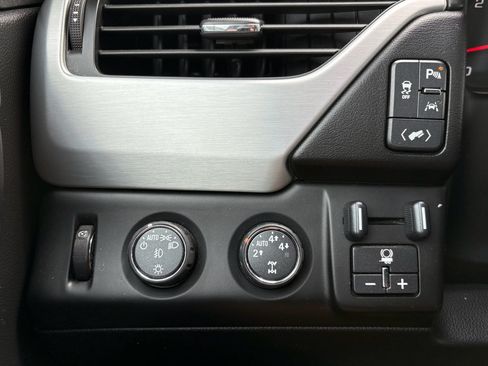 Used 2016 GMC Yukon SLT w/ Open Road Package AWD/4WD image 23
