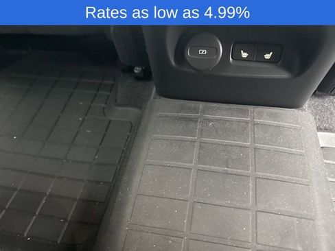 Certified 2022 Volvo XC40 T5 Momentum image 6