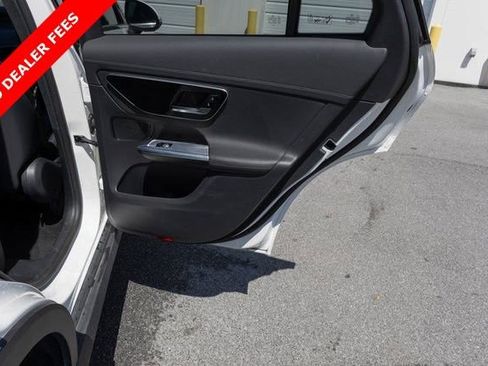 Used 2024 Mercedes-Benz GLC 300 4MATIC image 18