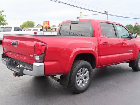 Used 2019 Toyota Tacoma TRD Off-Road image 17
