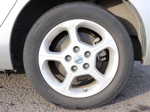 Used 2013 Nissan Leaf SV w/ LED & Quick Charge Pkg image 9