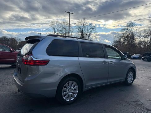 Used 2016 Toyota Sienna Limited image 5