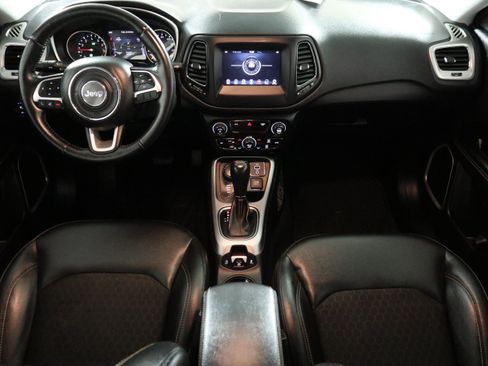 Used 2018 Jeep Compass Latitude w/ Popular Equipment Group AWD/4WD image 15