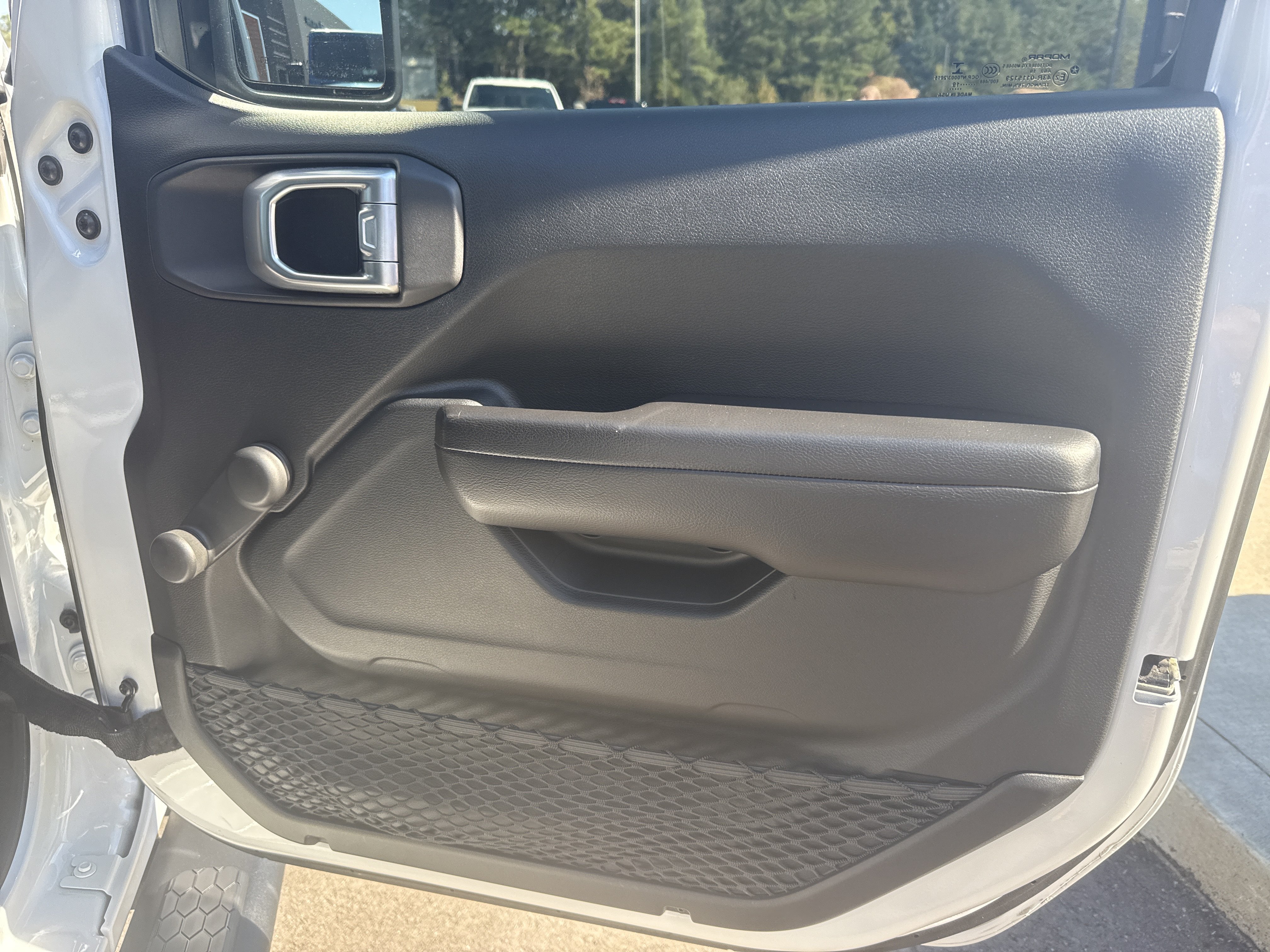 Used 2019 Jeep Wrangler Sport AWD/4WD image 13