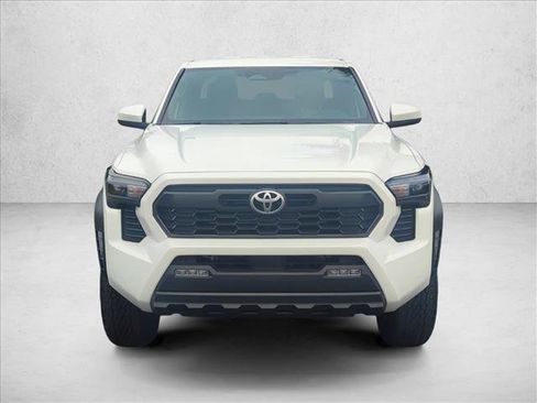 Certified 2025 Toyota Tacoma TRD Off-Road AWD/4WD image 2