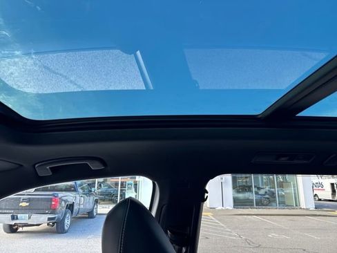 Certified 2021 Volkswagen Tiguan SE R-Line image 29