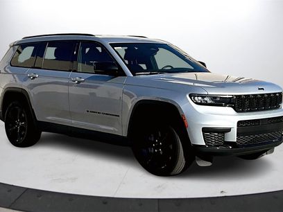 Used 2023 Jeep Grand Cherokee L Laredo