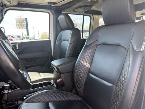 Certified 2022 Jeep Wrangler Unlimited Sahara AWD/4WD image 16