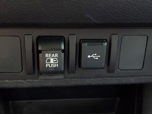 Used 2021 Toyota Tacoma SR5 image 28