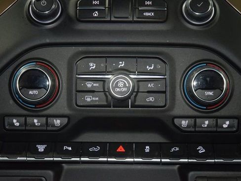 Used 2022 Chevrolet Silverado 3500 High Country image 34