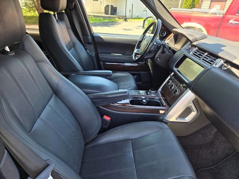 Used 2017 Land Rover Range Rover HSE image 28