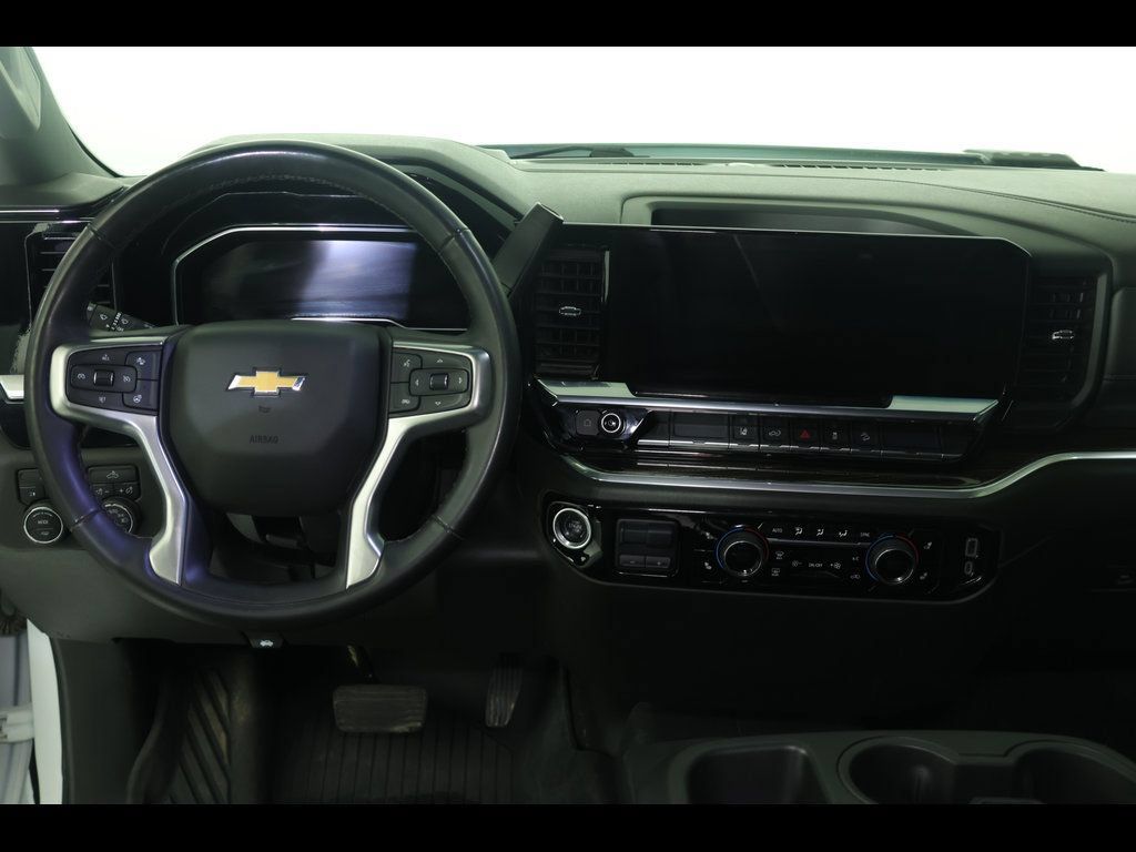 Used 2025 Chevrolet Silverado 2500 LT AWD/4WD image 17