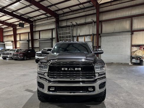 Used 2019 RAM 3500 Limited w/ Max Tow Package image 12
