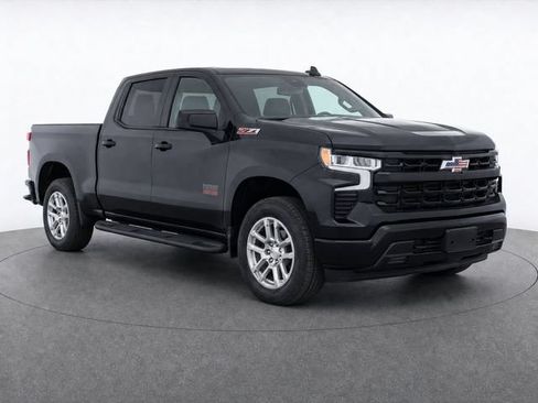 Used 2023 Chevrolet Silverado 1500 RST w/ Z71 Off-Road Package AWD/4WD image 2