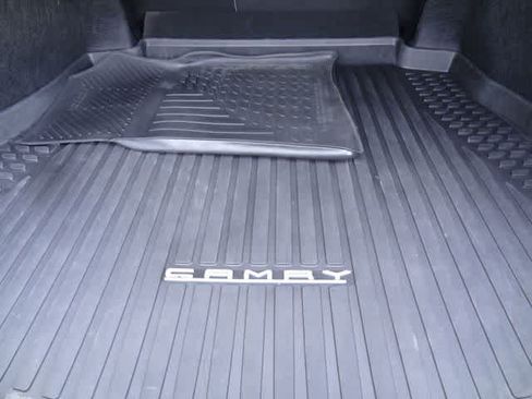 Used 2024 Toyota Camry SE FWD image 9