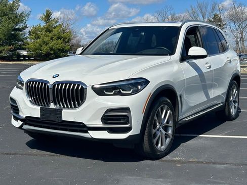 Used 2022 BMW X5 xDrive40i w/ Premium Package image 3