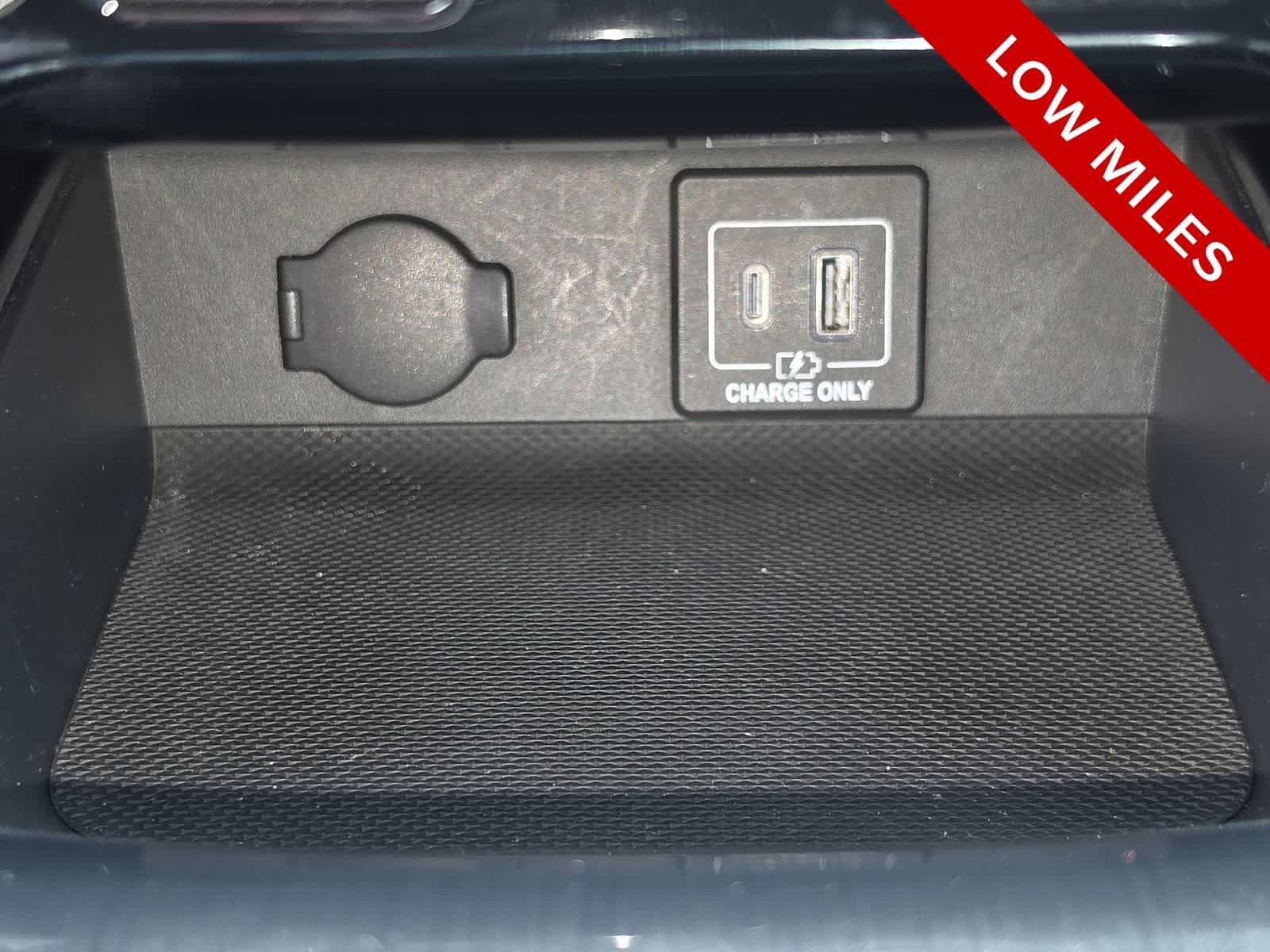 Used 2020 Nissan Pathfinder SV FWD image 29