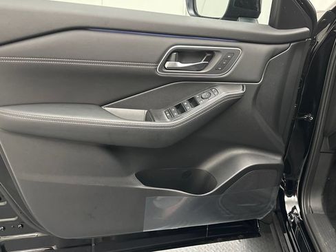 New 2026 Nissan Rogue Platinum w/ Platinum Premium Package AWD/4WD image 15
