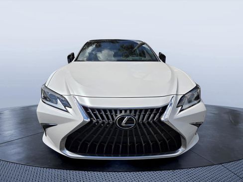 Used 2024 Lexus ES 350 w/ Technology Package FWD image 2