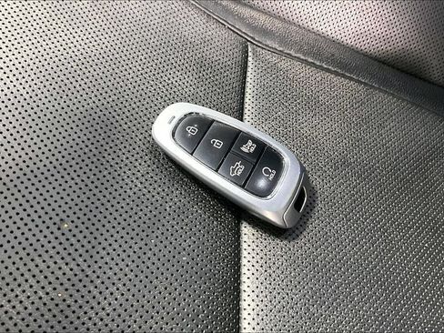 Used 2023 Hyundai Santa Cruz Limited AWD/4WD image 10