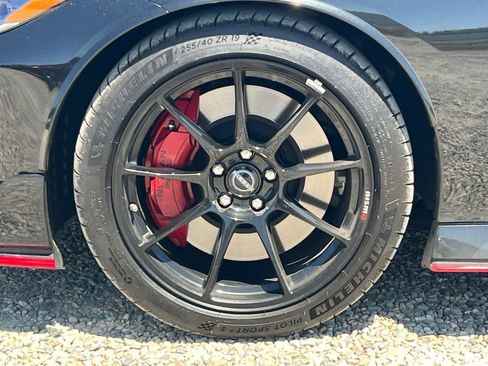 Certified 2024 Nissan Z NISMO w/ Floor Mat Package RWD image 36
