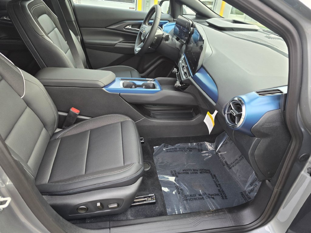 New 2026 Chevrolet Equinox EV LT w/ Convenience Package II AWD/4WD image 11