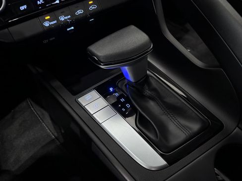 Used 2024 Hyundai Elantra SEL image 22