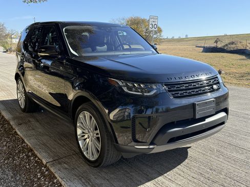 Used 2017 Land Rover Discovery First Edition image 2