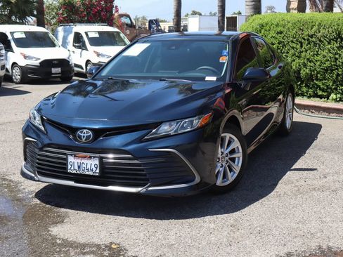 Used 2021 Toyota Camry LE FWD image 4