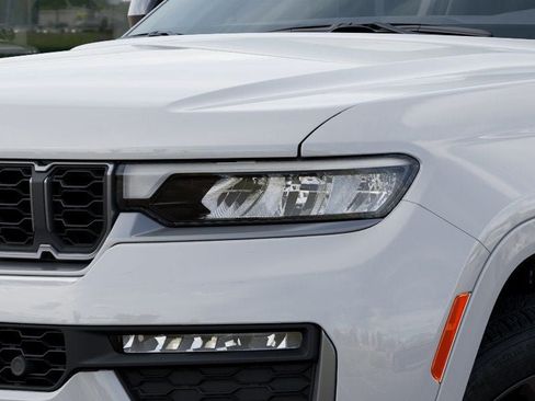 New 2026 Jeep Grand Cherokee Limited AWD/4WD image 10