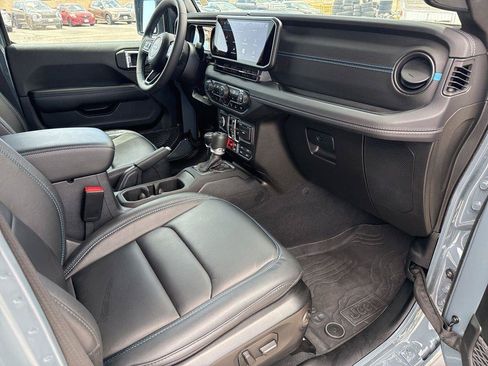 Used 2025 Jeep Wrangler Unlimited Rubicon 4xe AWD/4WD image 27