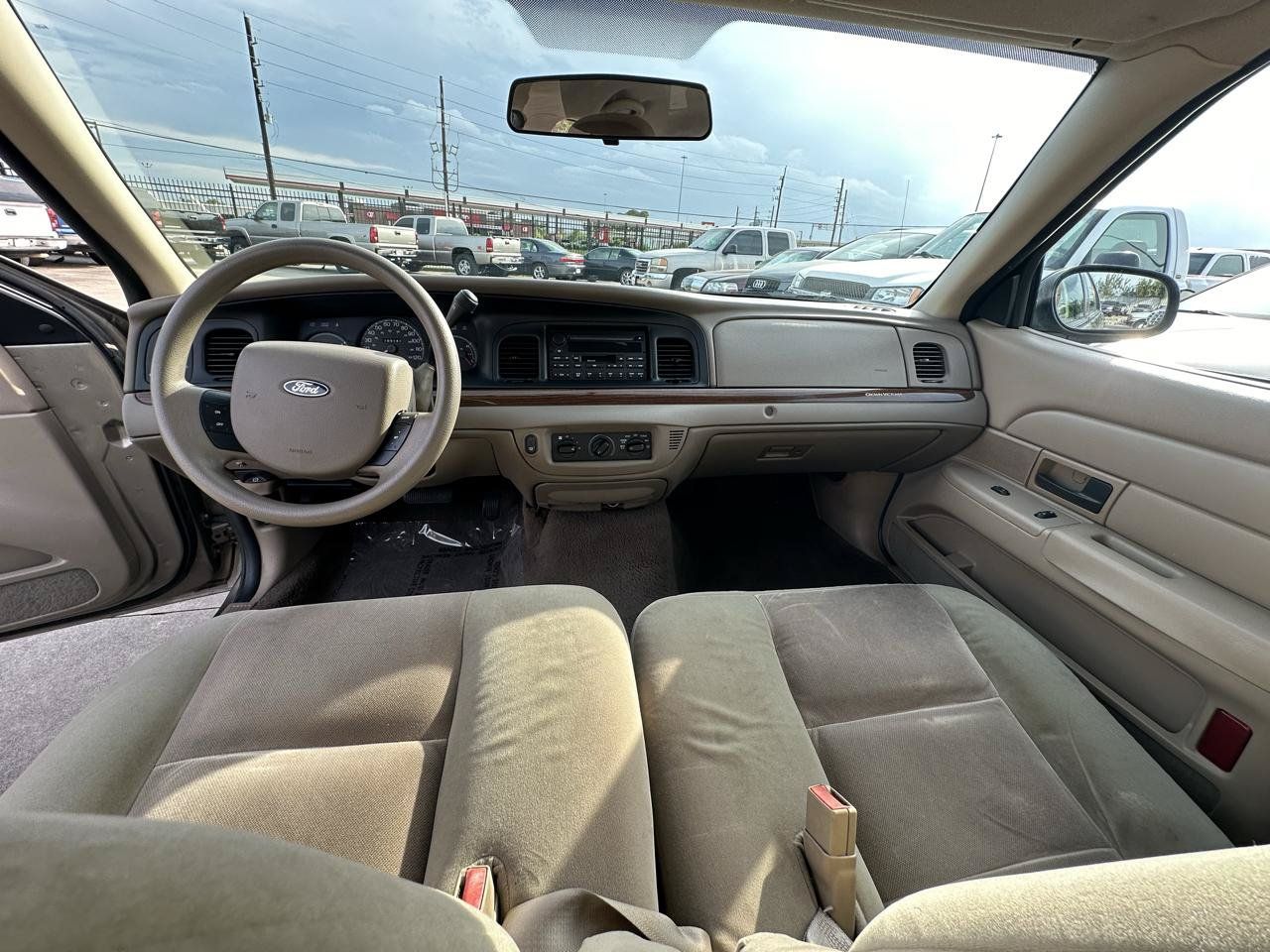 Used 2005 Ford Crown Victoria RWD image 23