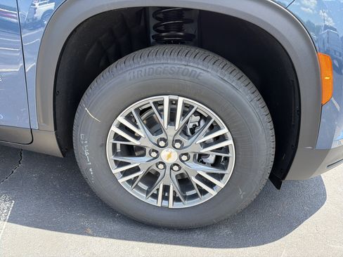New 2026 Chevrolet Traverse LT FWD image 12