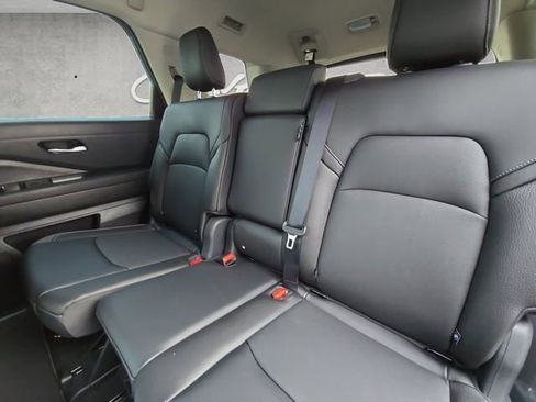 New 2026 Nissan Pathfinder SL image 22