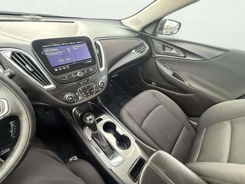 Used 2020 Chevrolet Malibu LT FWD image 18