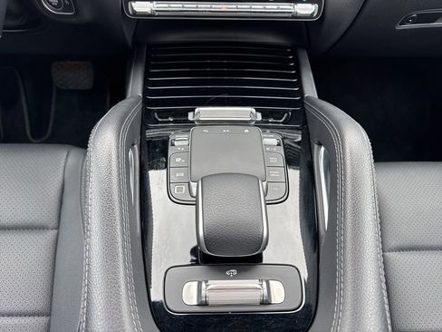 Used 2025 Mercedes-Benz GLS 450 4MATIC image 23