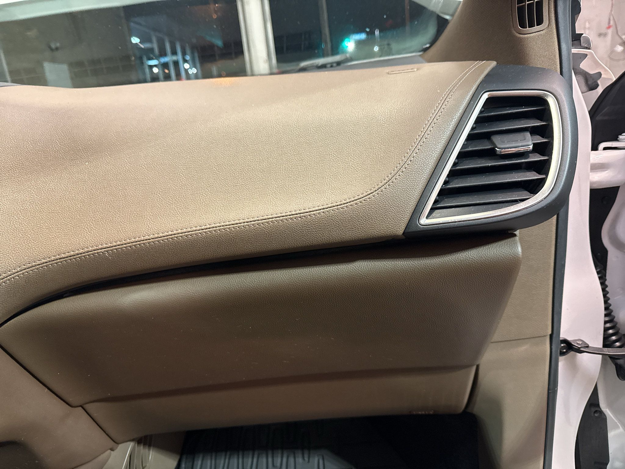 Used 2017 Lincoln MKX Reserve w/ Lincoln MKX Climate Package AWD/4WD image 25