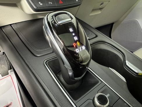 Used 2021 Cadillac XT4 Luxury w/ LPO, Onyx Sport Package AWD/4WD image 22
