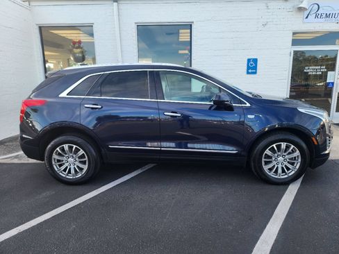 Used 2017 Cadillac XT5 Luxury w/ Driver Awareness Package FWD image 5