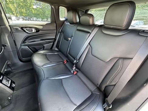 Used 2022 Jeep Compass Altitude w/ Sun and Sound Group image 14