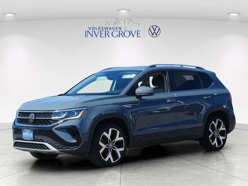 Certified 2023 Volkswagen Taos SEL AWD/4WD image 3